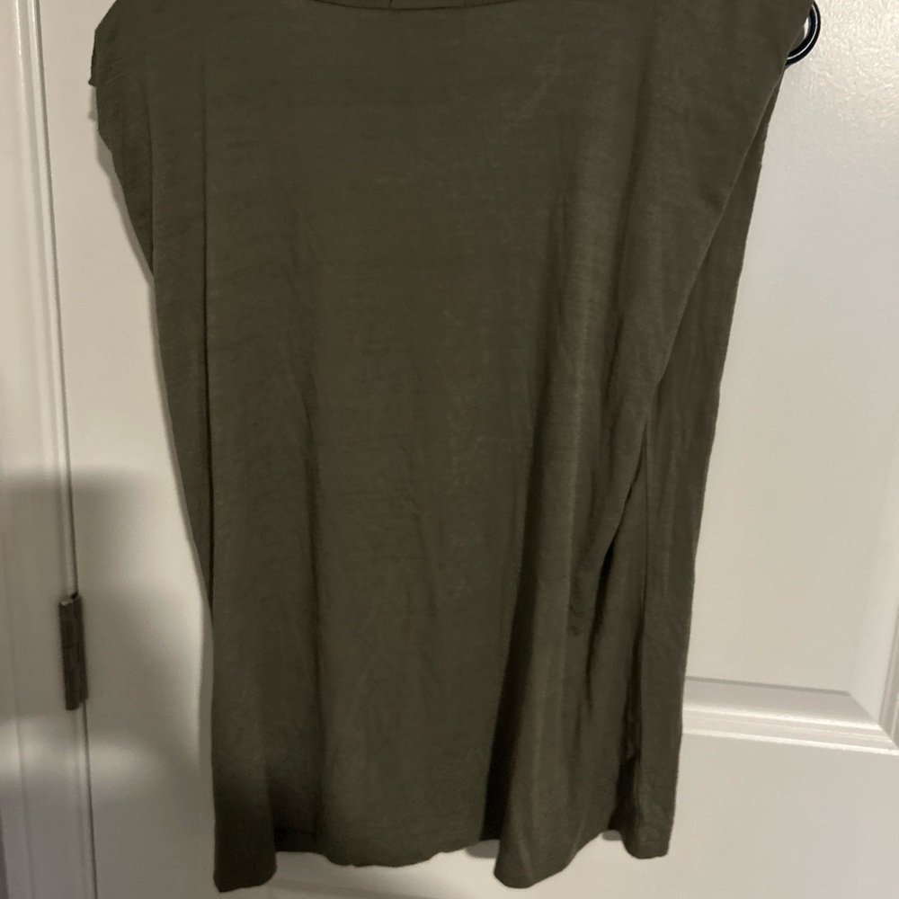 W5 Women’s Medium Green NWT Shirt Tank - Picture 6 of 6